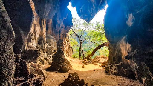 Tham Phi Maen