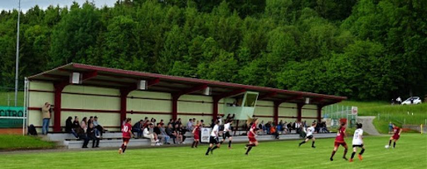 Gipfelbergstadion