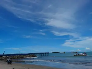 Monumen Perjuangan TNI AL ( MARINIR ) Pantai Gandoriah Pariaman