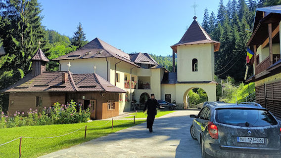 Schitul Poiana Maicilor