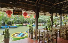 Hạnh Coconut Basket Boat