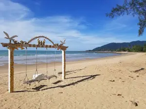 Pantai CAMAR BULAN