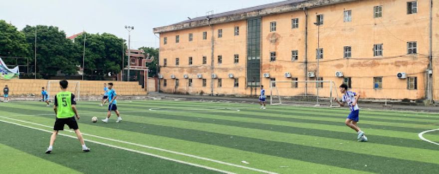 Sân bóng cỏ nhân tạo Đại học Sao Đỏ
