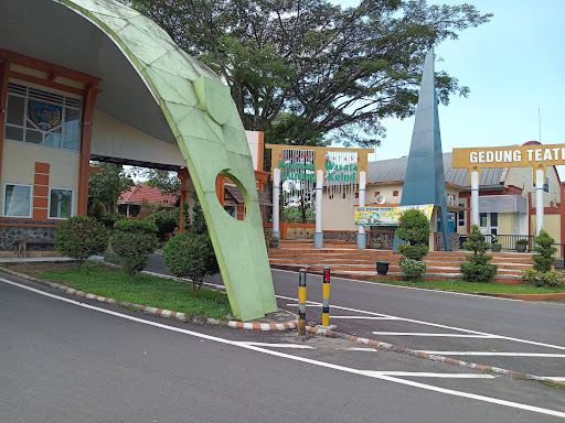 Gerbang Kawasan Wisata Gunung Kelud