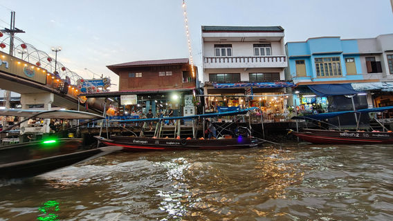 Плавающий рынок Amphawa