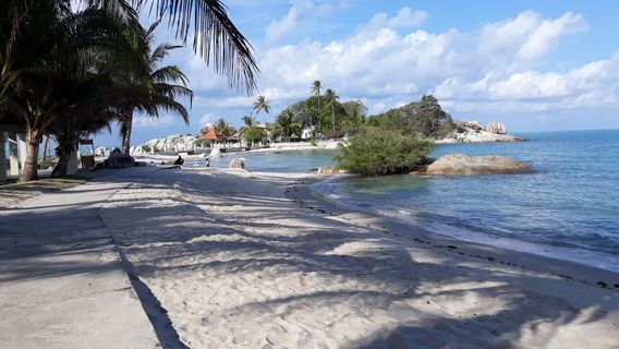 Parai Tenggiri Beach