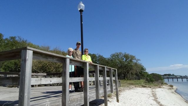 Oaks by the Bay Park