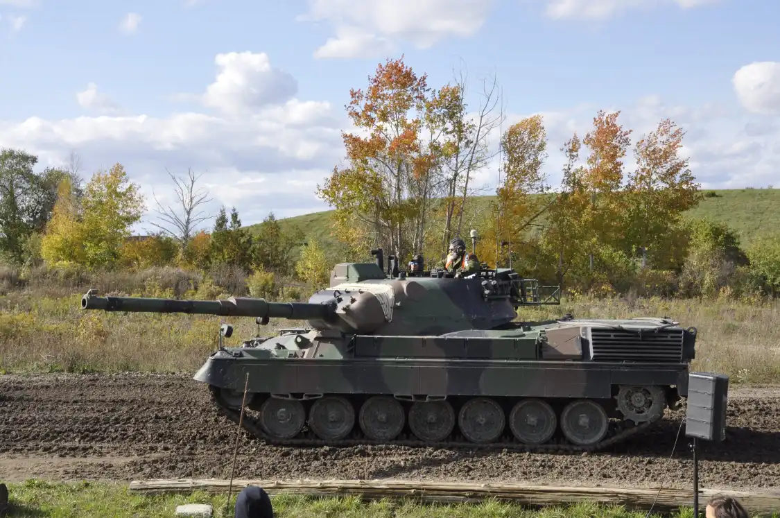 Hotel dekat Ontario Regiment Museum