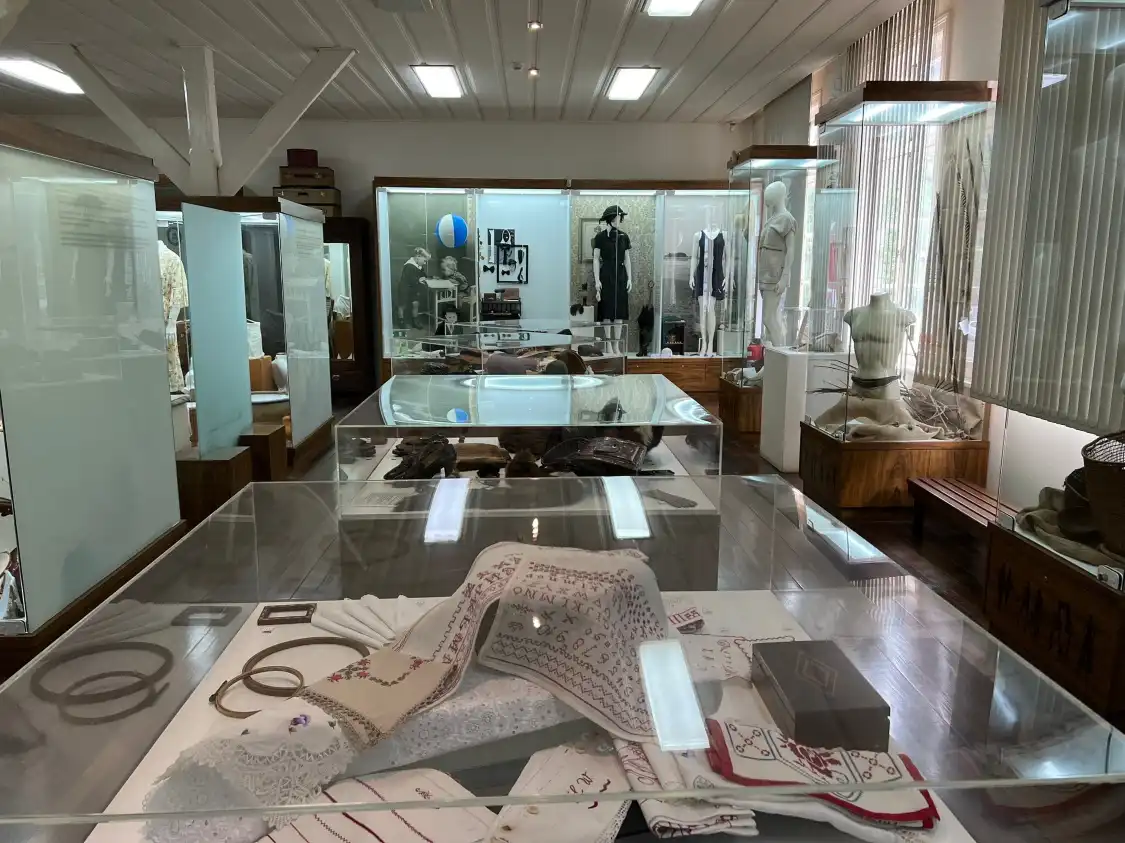 Hotels near Habits and Customs Museum