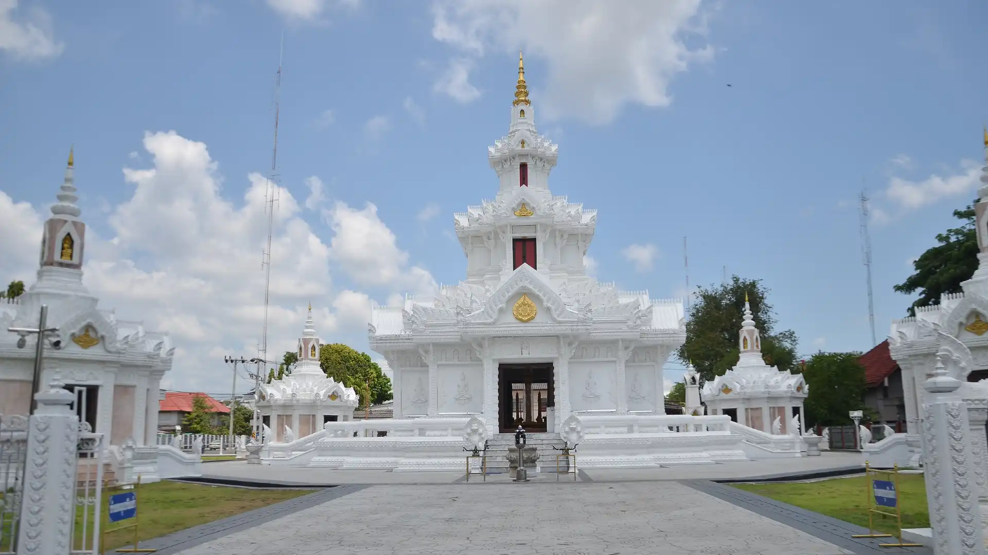 Hotels near City Pillar Shrine