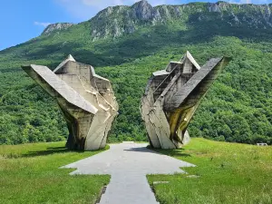 Tjentište monument