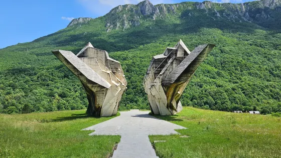 Tjentište monument