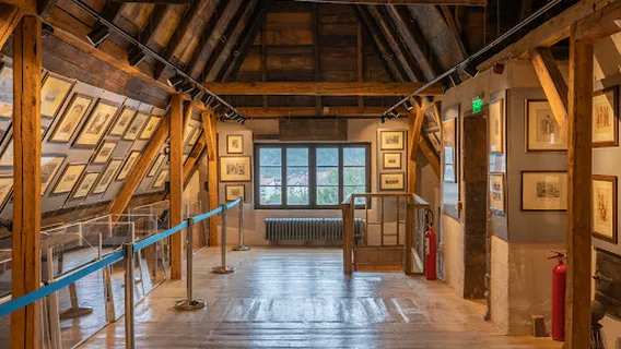 Casa Armelor si Hartilor