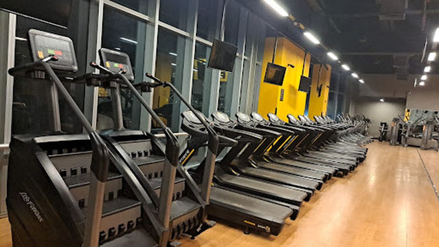 Gimnasio Smart Fit - Plaza de la Luna