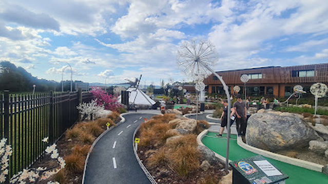 Swingers Putt Putt