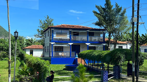 Benito’s Tabacco Farm