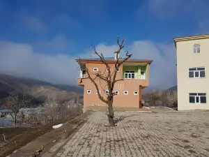 Derecik Akören-Bêşan Merkez Camii