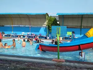 Kolam Renang Tirta Marelan