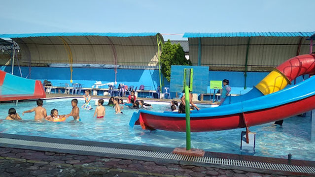 Kolam Renang Tirta Marelan