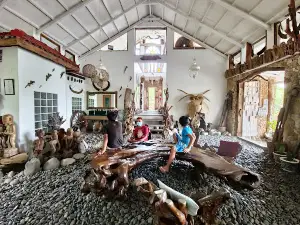 Bahay na Bato Open Art Gallery and Staycation