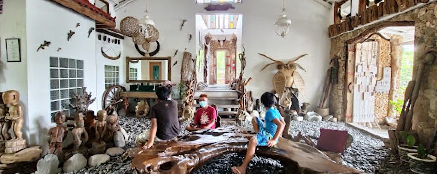 Bahay na Bato Open Art Gallery and Staycation
