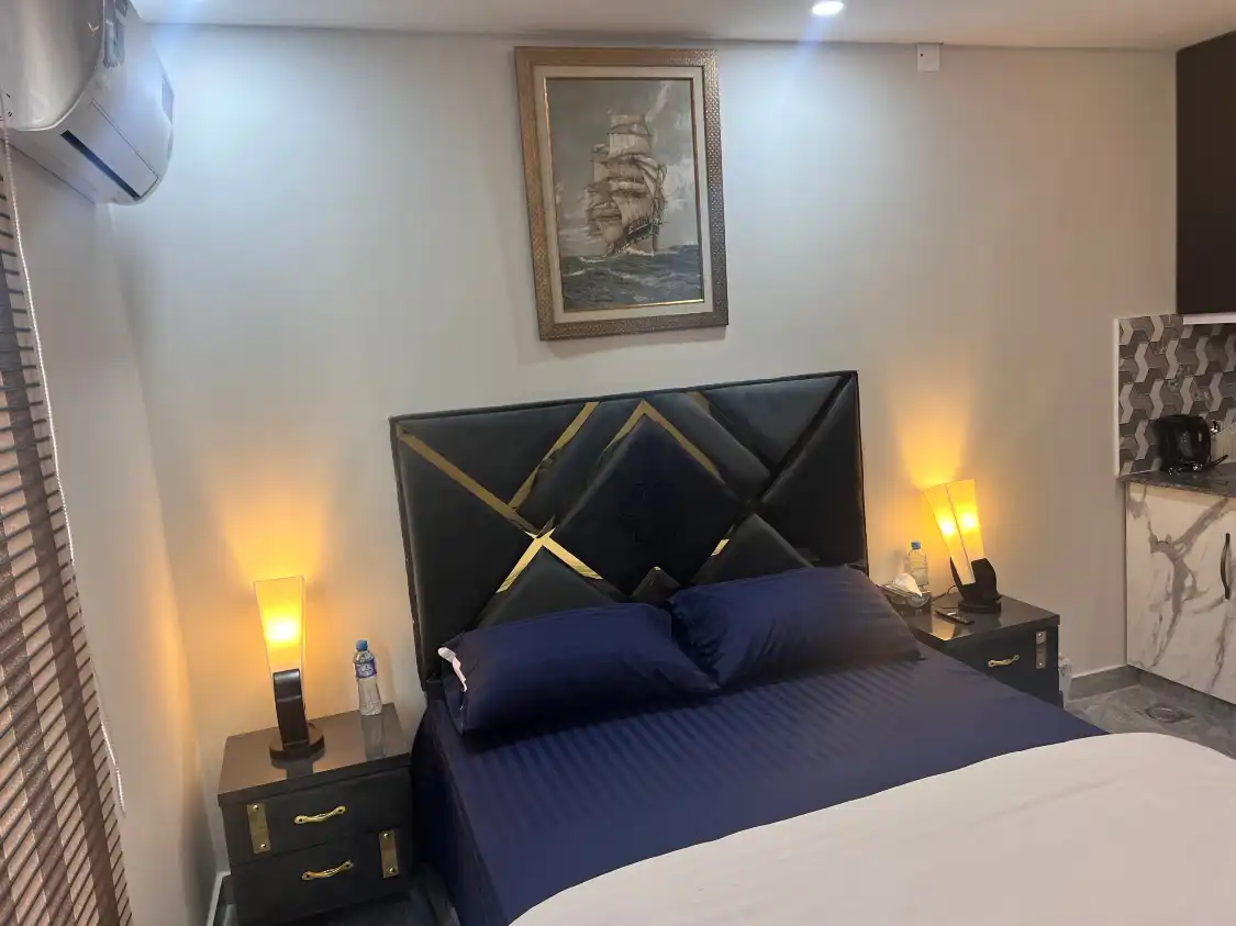 Hotels near Bahria Enclave Zoo