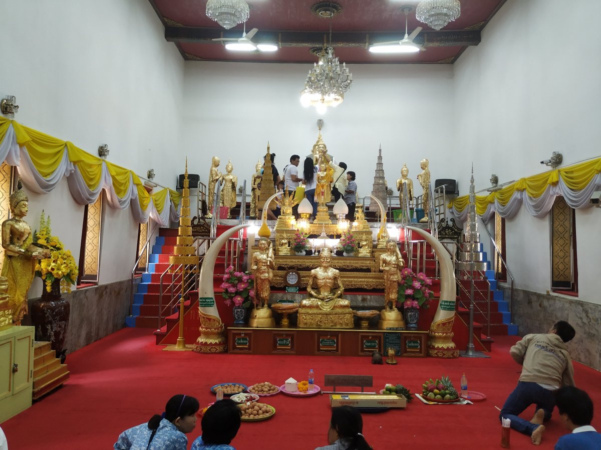 วัดบ้านแหลม (วัดเพชรสมุทรวรวิหาร)