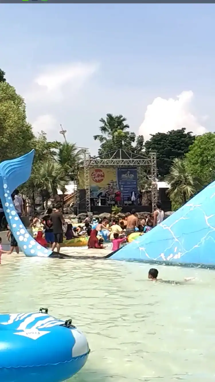 Hotel dekat Universitas Ciputra