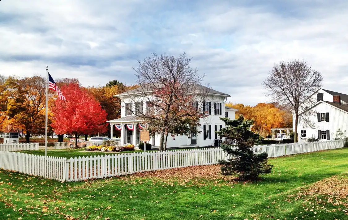 Hotels near Hoover Historical Center