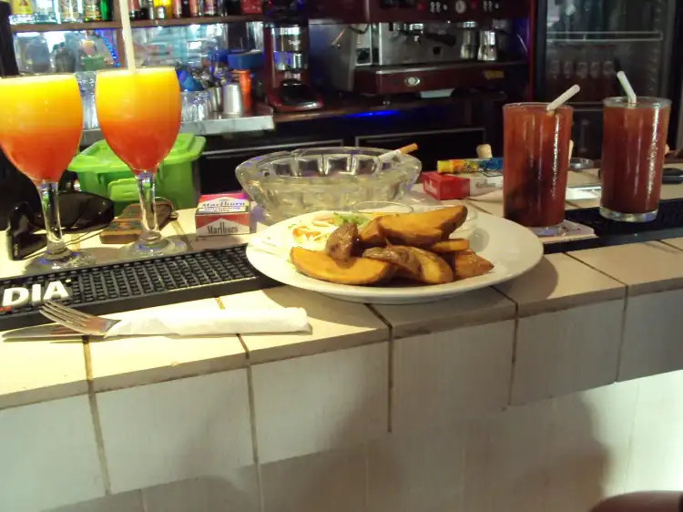 Hotels near Liv Bar