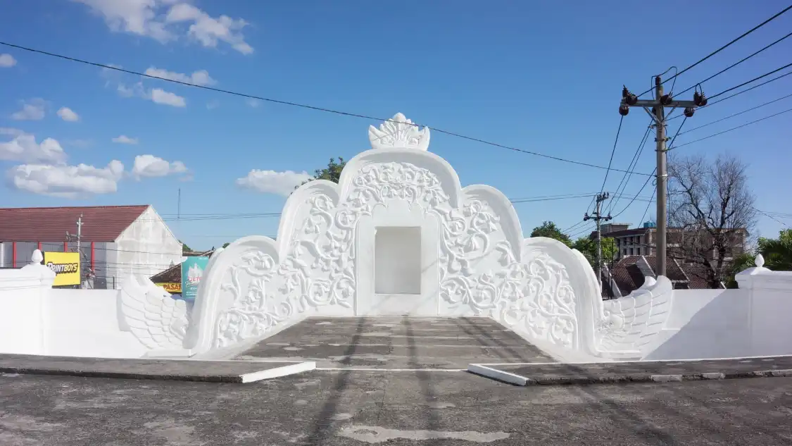 Отели рядом с достопримечательностью «Nirboyo Gate»
