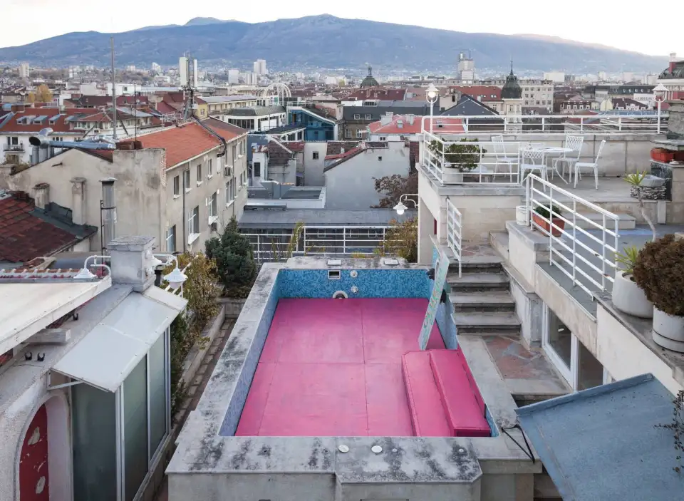 1_Swimming Pool Art Space