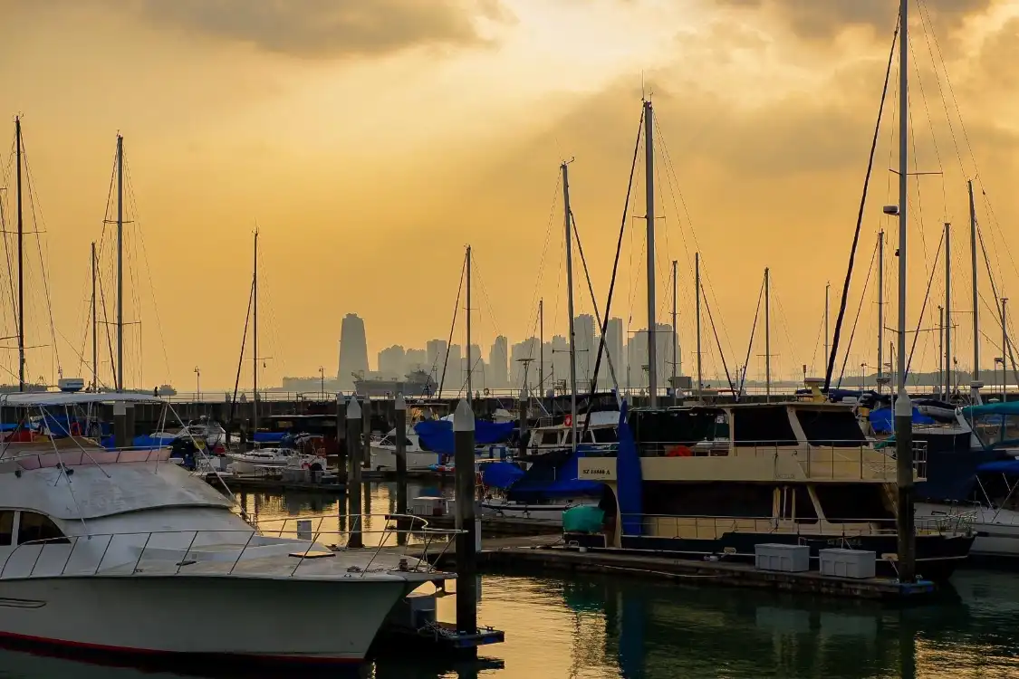 Hotels near Raffles Marina Lighthouse