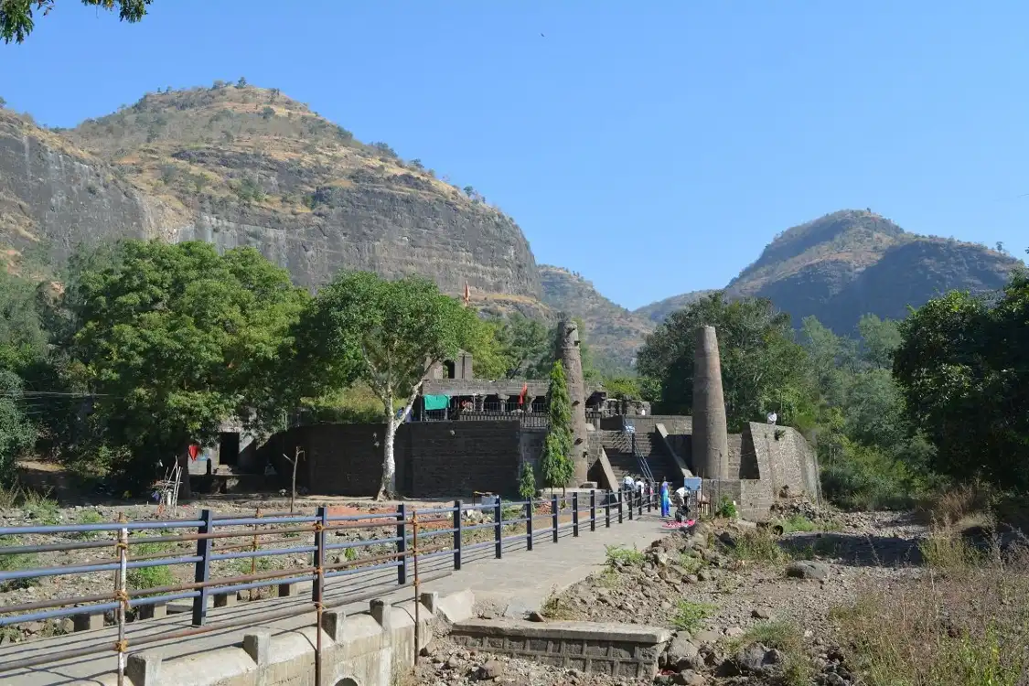 Hotels near Patanadevi
