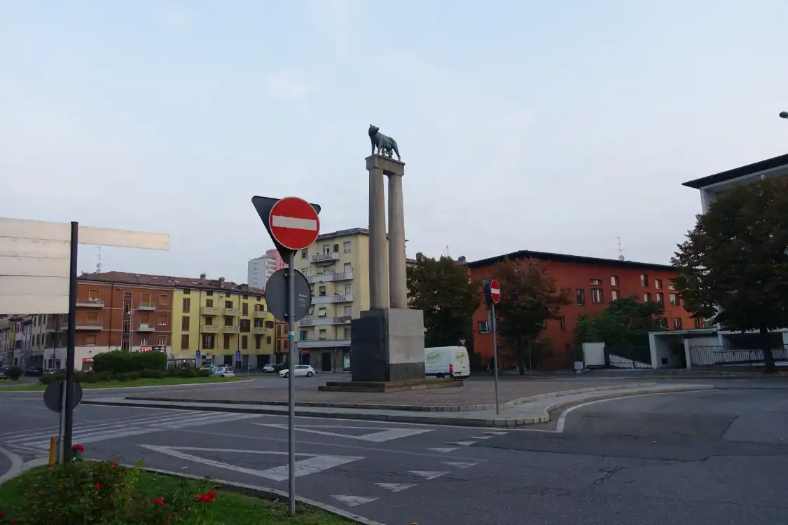 Hotels near Romulus Remus Statue