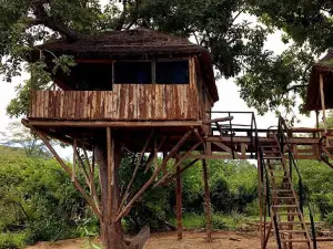 Kutchire Lodge