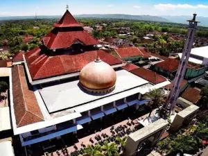 Masjid Agung At-Taqwa