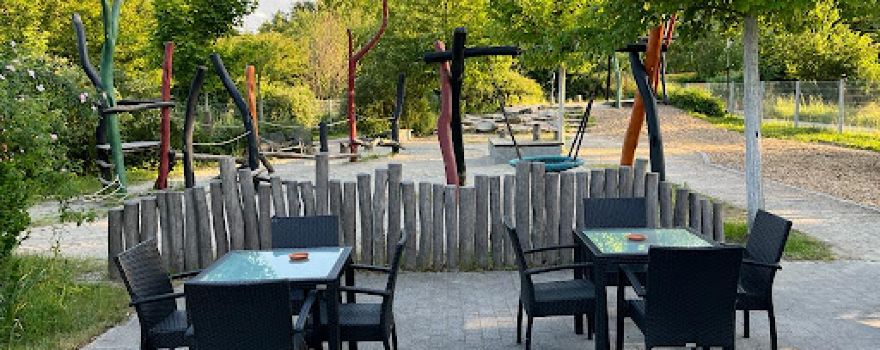 Café am See mit Übungsgolfanlage und Kinderspielplatz