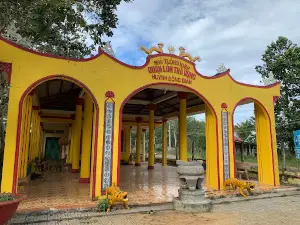 Di Tích Mộ Quan Lớn Trà Vong