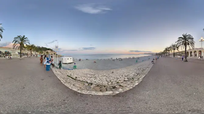 Pantai Ponchettes Public