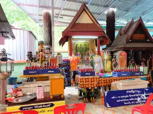 วัดพราหมณี (หลวงพ่อปากแดง)