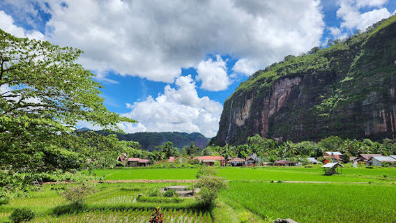 Sarasah Bunta Waterfall