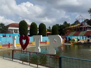 Kolam Renang Telaga Putri