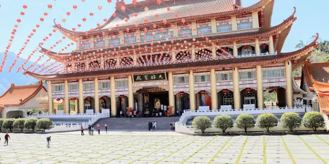 靈巖山寺