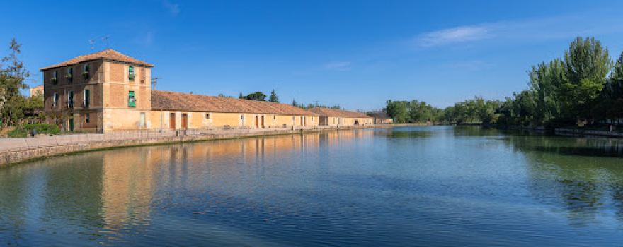 Dársena del Canal de Castilla en Medina de Rioseco