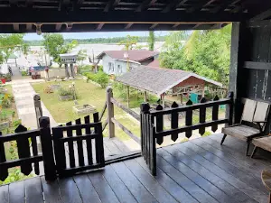 Huma Gantung (Betang Buntoi)