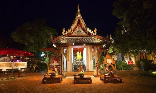 Khum Khantoke