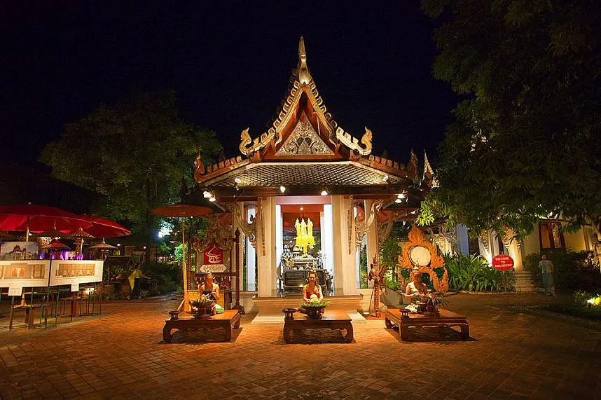 4_คุ้มขันโตก