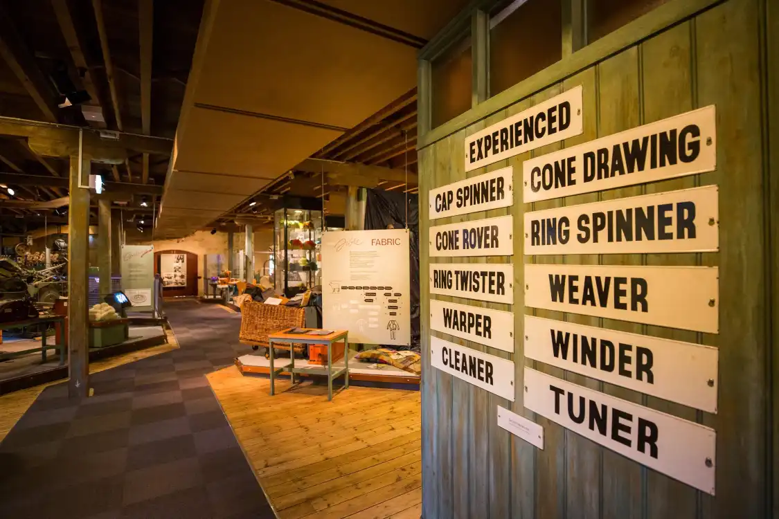 Hotels near National Wool Museum