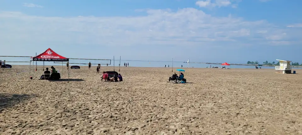 5_Cobourg Beach